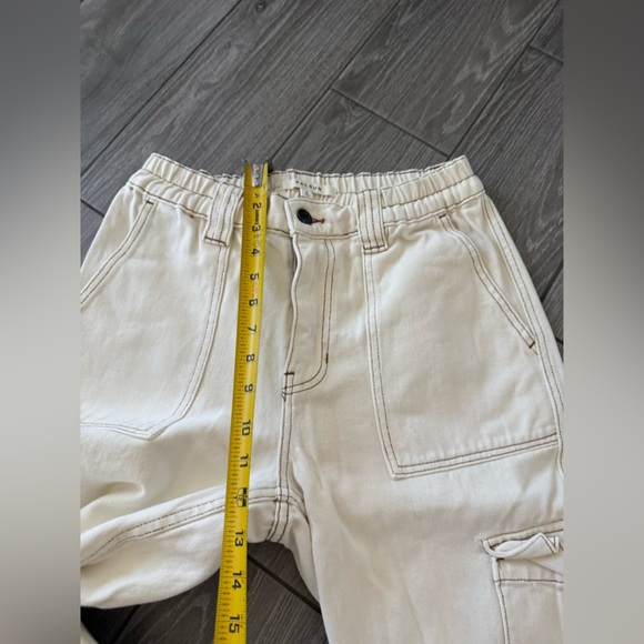 PacSun|High waisted cargo utility jeans in cream/bone color•Small,stretchy waist - Picture 10 of 13